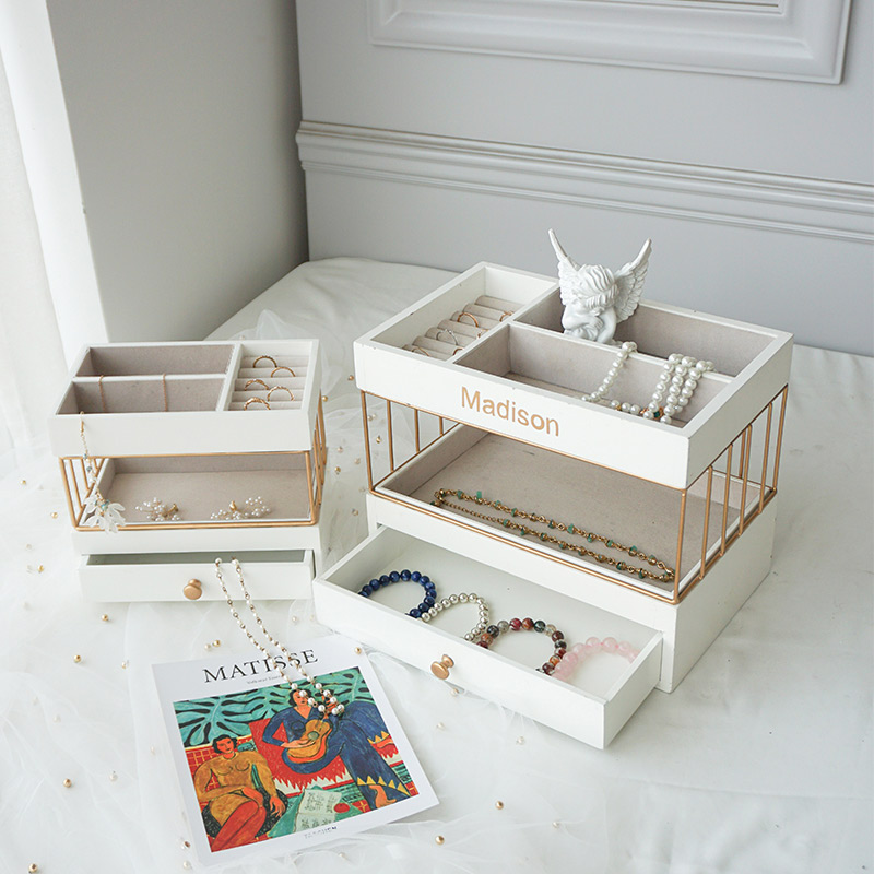 ผู้จัดเครื่องประดับ