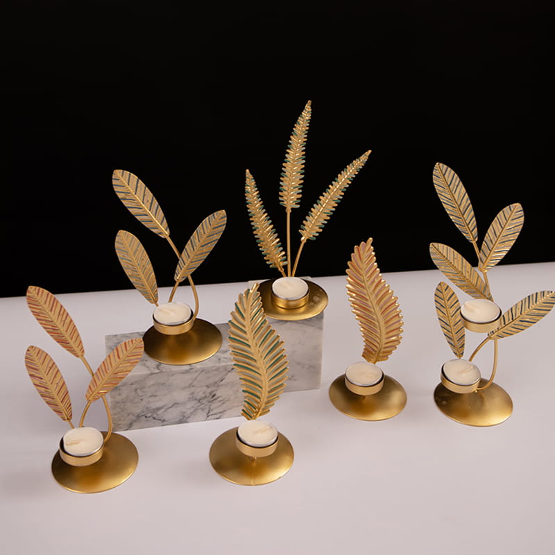 ของแต่งบ้าน เชิงเทียนทีไลท์โลหะรูปทรงใบไม้ที่แตกต่างกัน