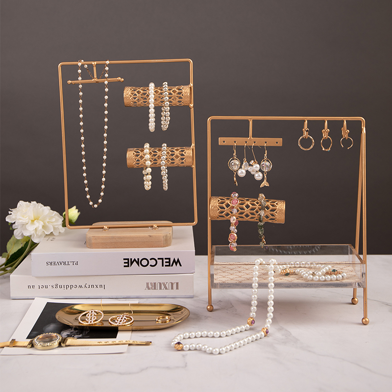 ขาแขวนเครื่องประดับโลหะ