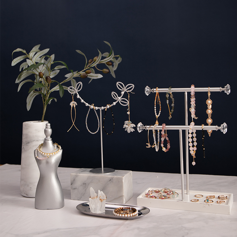 ชั้นวางเครื่องประดับสร้อยข้อมือของใช้ในครัวเรือน ชั้นวางเครื่องประดับสร้อยข้อมือของใช้ในครัวเรือน